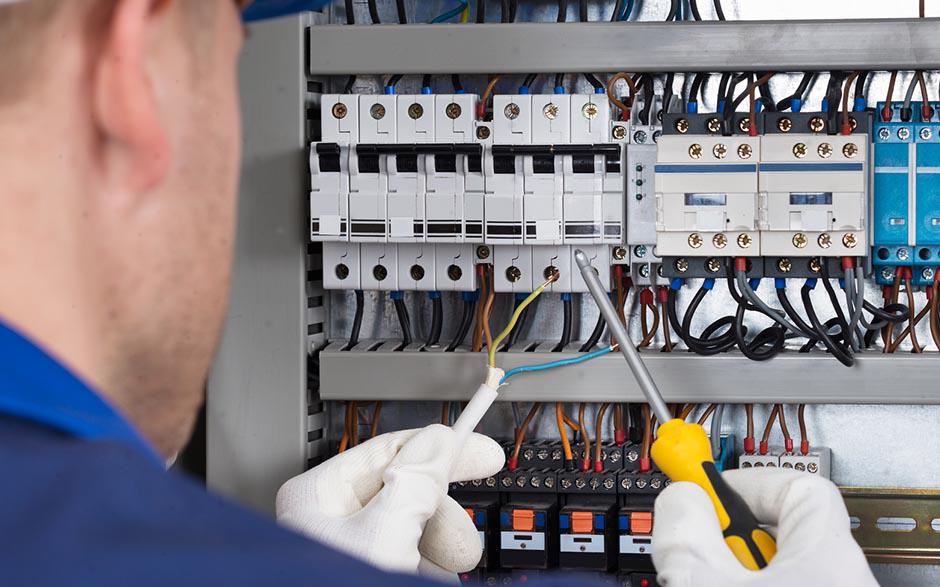 travaux d'électricité Issou