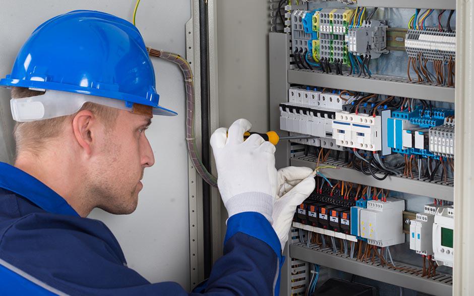 travaux d'électricité Issou
